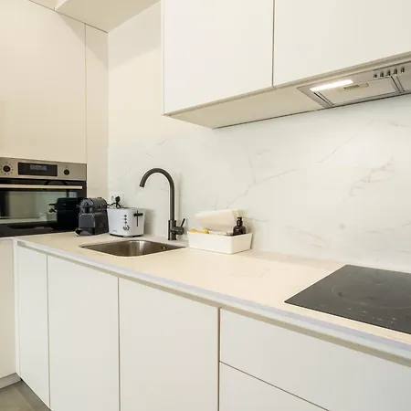 アパートホテル Cies Luxury Suitel Areosa 22 4*