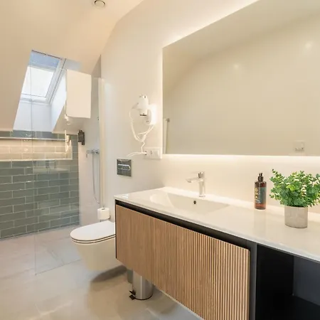 Cies Luxury Suitel Areosa 22